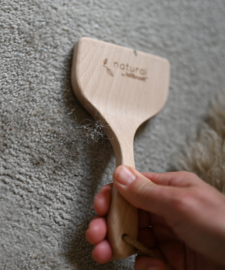 100% FSC Certified® Beechwood Natural Pet Hair & Lint Remover